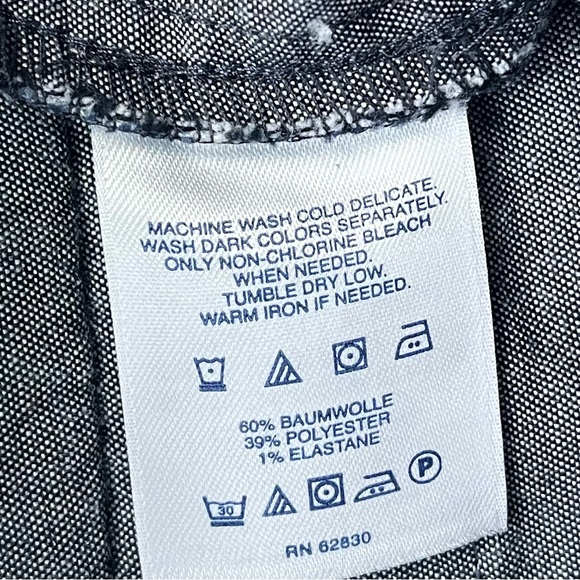 Lands’ End Women’s Navy Blue & White Striped Chino Shorts - Sz 2 - EUC - Stretch - Picture 4 of 8